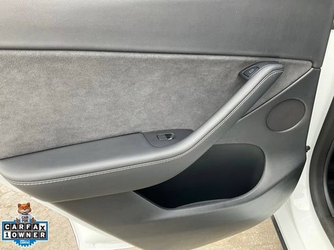 Used 2022 Tesla Model Y Performance AWD/4WD image 39