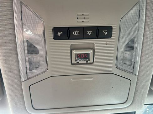 Used 2019 Toyota RAV4 LE w/ Carpet Mat Package AWD/4WD image 22