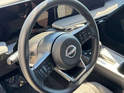 Certified 2025 Nissan Kicks SV image 16