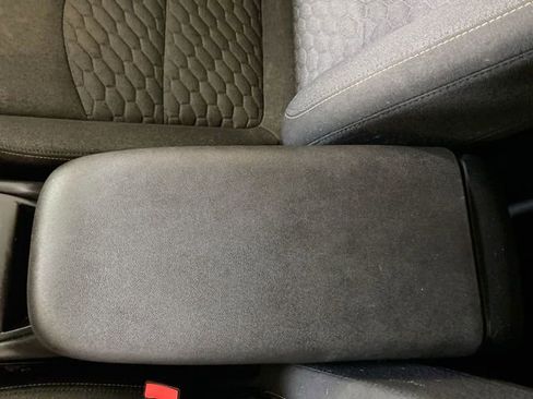 Used 2020 Chevrolet Equinox LT w/ Driver Convenience Package image 42