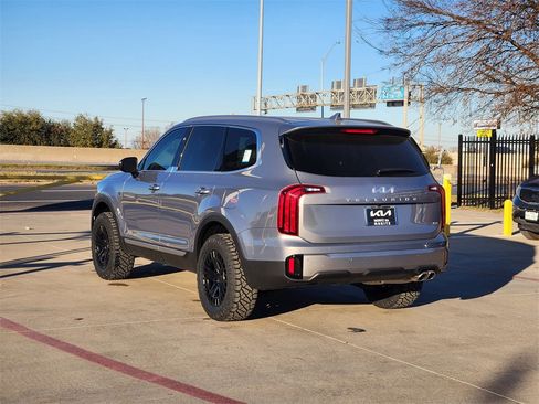 New 2025 Kia Telluride S image 4