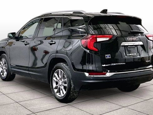 Used 2024 GMC Terrain SLT image 10