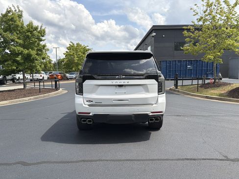 Used 2025 Chevrolet Tahoe High Country AWD/4WD image 15