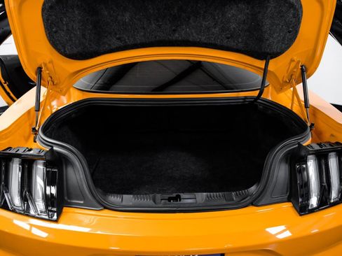 Used 2018 Ford Mustang GT w/ GT Performance Package image 33