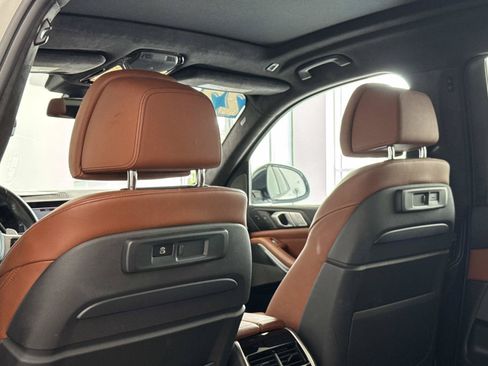 Used 2022 BMW X7 M50i AWD/4WD image 7