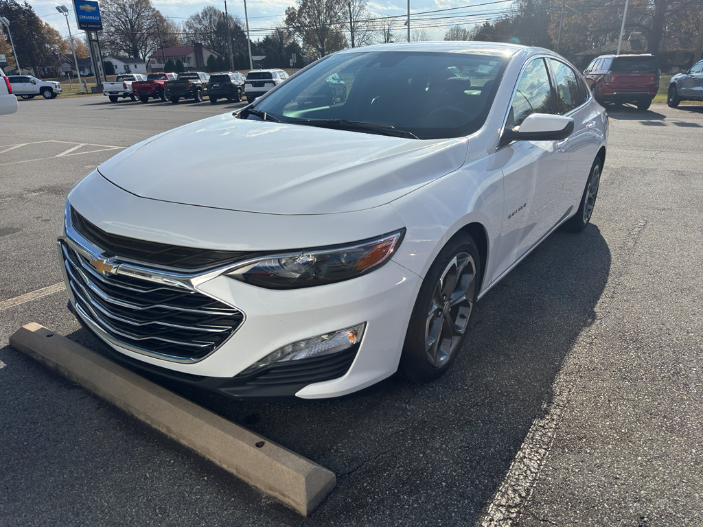 Used 2024 Chevrolet Malibu LT FWD image 1
