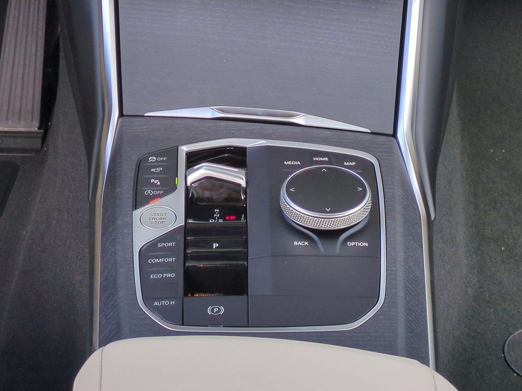 New 2026 BMW 330i Sedan w/ Convenience Package RWD image 19