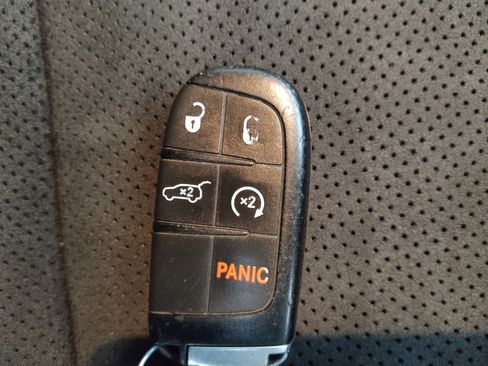 Used 2020 Jeep Grand Cherokee Trailhawk image 32