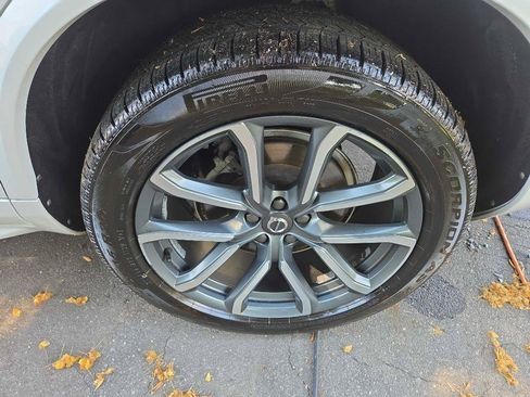 Used 2017 Volvo XC90 T6 Momentum w/ Vision Package AWD/4WD image 9