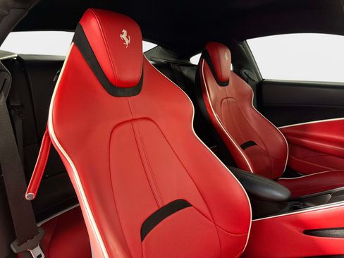 Used 2023 Ferrari Roma RWD image 20