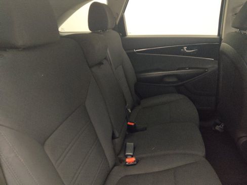 Used 2019 Kia Sorento L FWD image 19