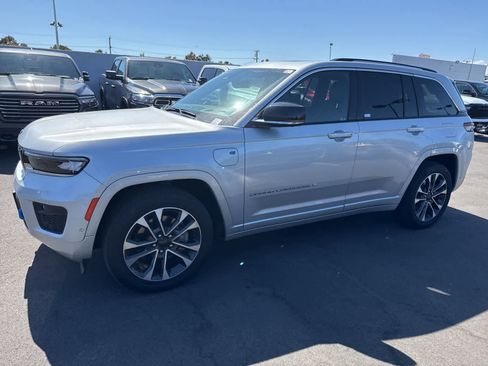 Used 2023 Jeep Grand Cherokee Overland w/ Advanced Protech Group III AWD/4WD image 23