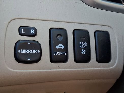 Used 2007 Toyota Highlander w/ 3rd Row image 21