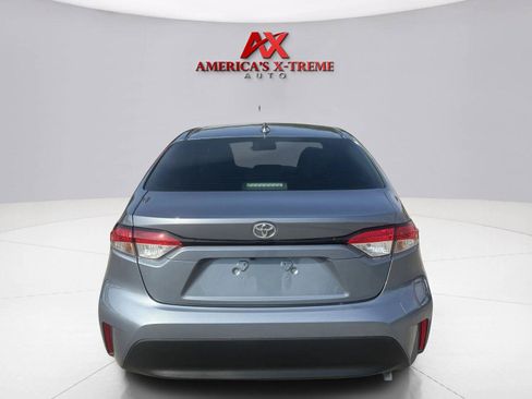 Used 2025 Toyota Corolla LE FWD image 5