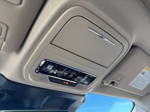 New 2026 Lincoln Corsair Premiere image 18