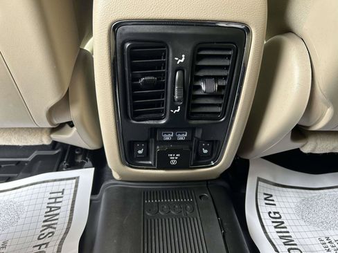 Used 2020 Jeep Grand Cherokee Limited w/ Luxury Group II AWD/4WD image 19