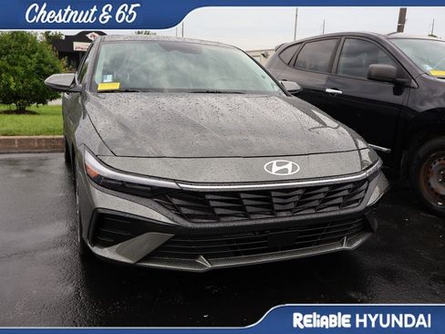 Certified 2026 Hyundai Elantra Limited FWD image 3