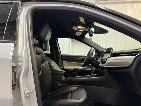 Used 2025 Jeep Compass Limited AWD/4WD image 22