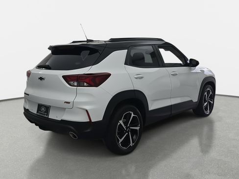 Used 2023 Chevrolet TrailBlazer RS w/ Sun and Liftgate Package image 5