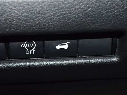 Certified 2025 Nissan Rogue SV image 16