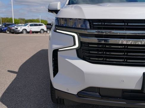 Used 2022 Chevrolet Suburban RST w/ Luxury Package AWD/4WD image 4