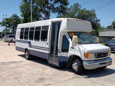 Used 2003 Ford E-450 and Econoline 450 RWD image 9