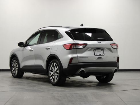 Used 2020 Ford Escape Titanium image 6