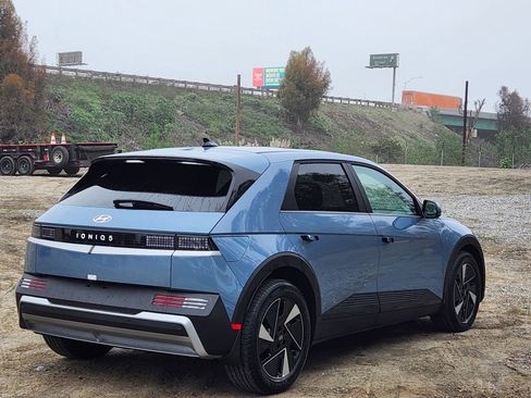 New 2026 Hyundai Ioniq 5 SEL image 7