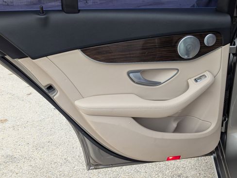 Used 2020 Mercedes-Benz C 300 Sedan image 16