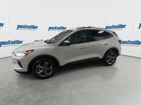 Certified 2025 Ford Escape ST-Line w/ Tech Pack #1 FWD image 6