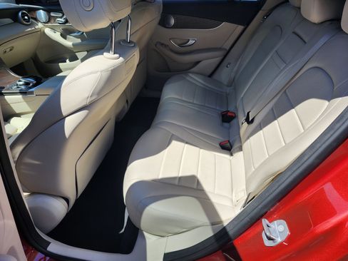 Used 2018 Mercedes-Benz GLC 300 4MATIC image 5