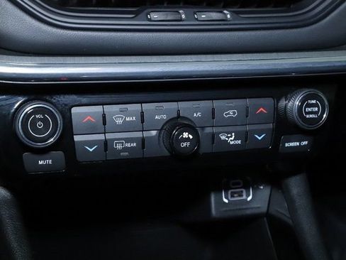Used 2022 Jeep Compass Limited AWD/4WD image 30