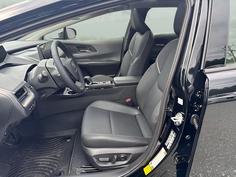 Used 2026 Toyota Prius XLE FWD image 6