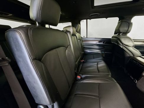 Used 2023 Jeep Grand Wagoneer 4WD w/ Flexible Seating Group image 30