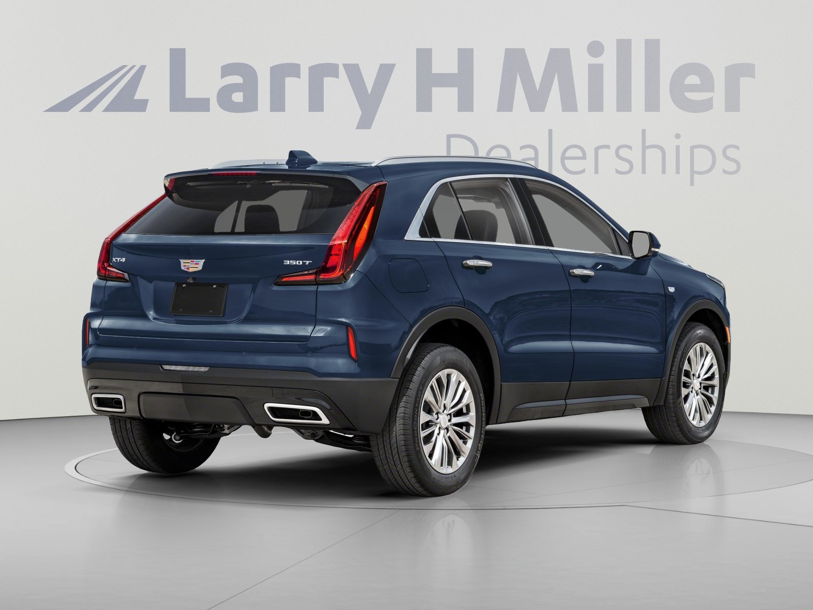 Used 2024 Cadillac XT4 Premium Luxury w/ Technology Package FWD image 2