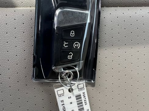 Used 2022 Volkswagen Atlas SE w/ Panoramic Sunroof Package FWD image 38