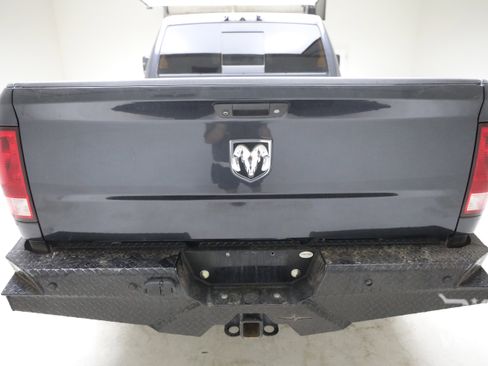 Used 2018 RAM 2500 SLT w/ Luxury Group AWD/4WD image 3