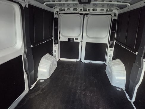 Used 2025 RAM ProMaster 2500 w/ Convenience Group FWD image 20