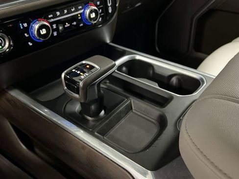 Certified 2022 GMC Sierra 1500 SLT w/ SLT Convenience Package image 16