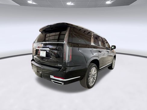 New 2026 Cadillac Escalade Luxury w/ Touring Package AWD/4WD image 7
