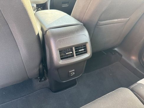 Certified 2022 Chevrolet Equinox LS image 18