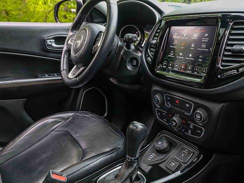 Used 2018 Jeep Compass Limited w/ Navigation Group AWD/4WD image 25