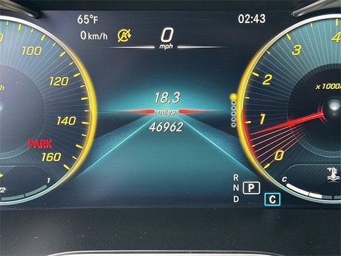 Used 2022 Mercedes-Benz GLC 300 4MATIC image 11