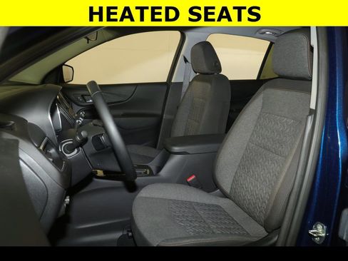 Used 2023 Chevrolet Equinox LT image 3