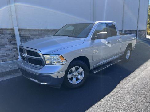 Used 2015 RAM 1500 Classic SLT image 3