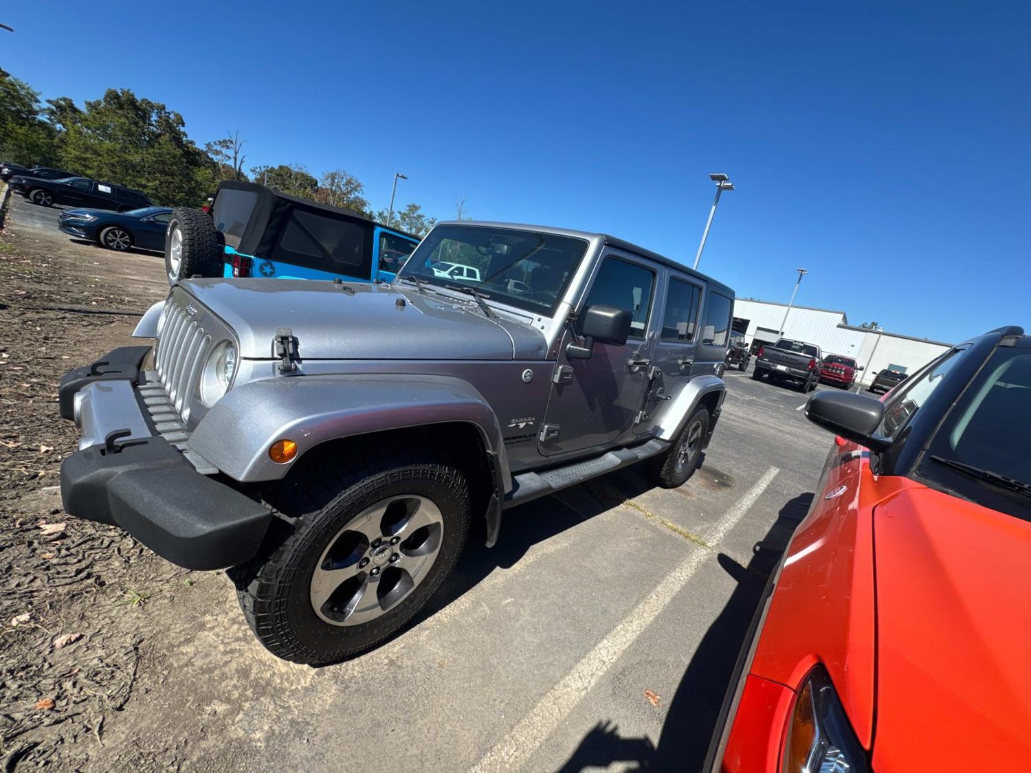 Used 2017 Jeep Wrangler Unlimited Sahara w/ Connectivity Group AWD/4WD image 10