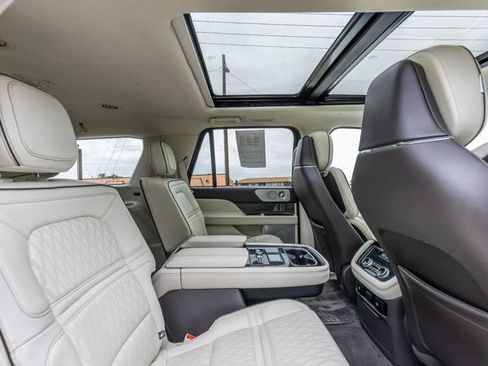 Used 2019 Lincoln Navigator Black Label AWD/4WD image 18