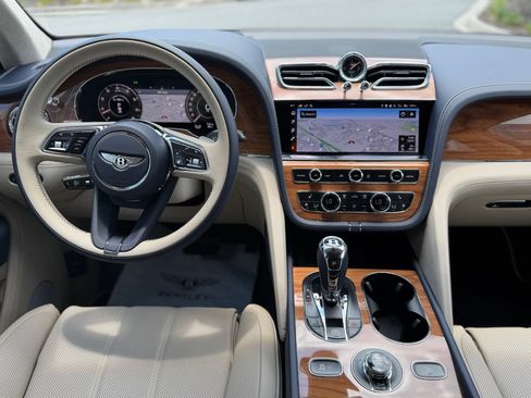 New 2026 Bentley Bentayga AWD/4WD image 22