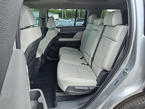 Used 2024 Hyundai Santa Fe Limited image 33