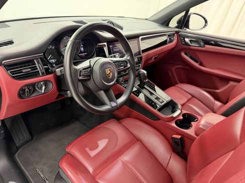 Certified 2023 Porsche Macan S AWD/4WD image 27